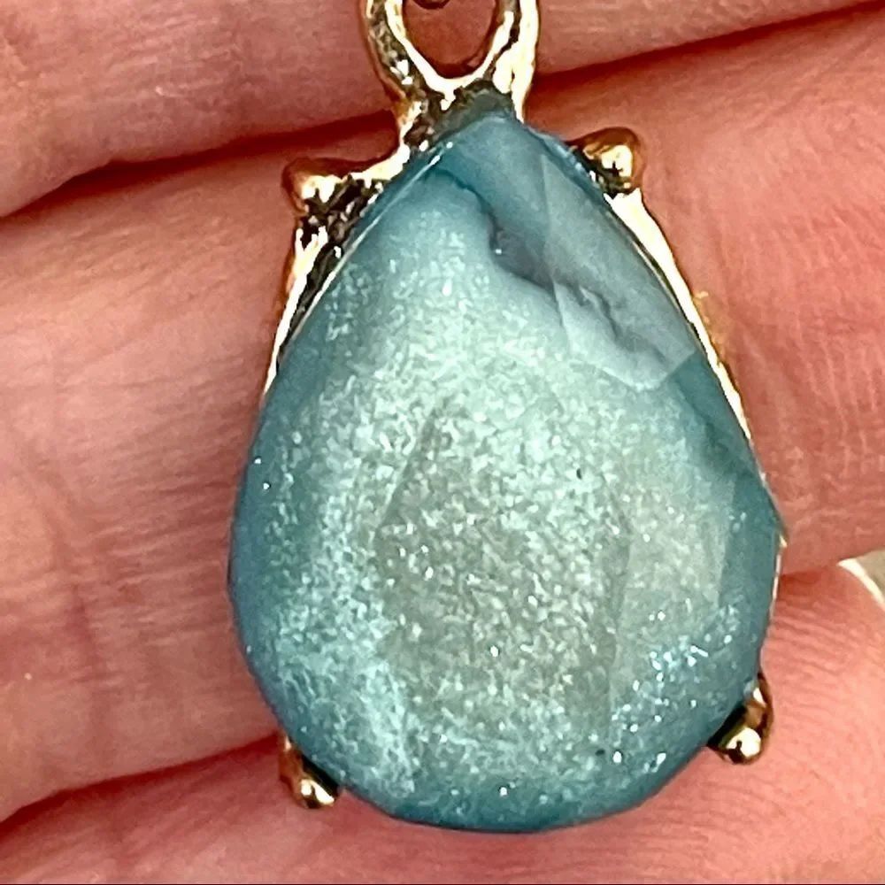 Blue gold tone drop earrings - Picture 9 of 10